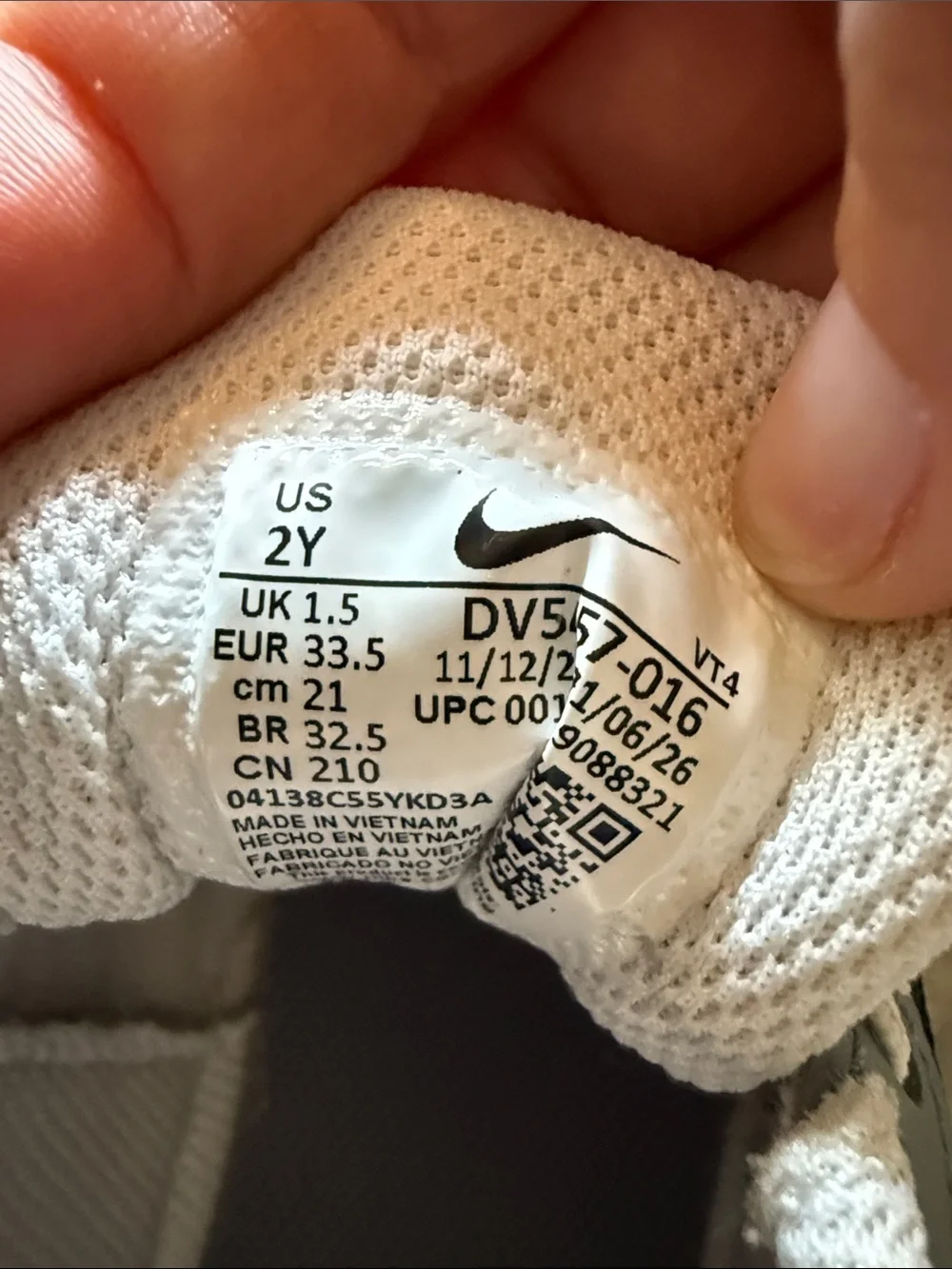 Nike Kids White, Gray and Black Low-Top Sneakers